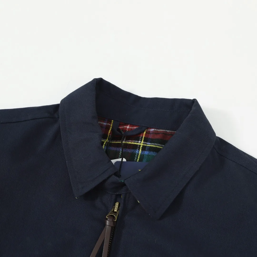 P360 #R43 Ralph Lauren/Ralph Lauren American vintage classic lapel old cadre retro jacket, thickened in autumn and winter, woolen lining, classic design, timeless classic, thick cotton fabric, showing a sense of vintage, collar and cuffs colorful plaid embellishment, looks good on both men and women, comfortable and comfortable, focuses on relaxed retro YYDS, one for each man and woman, an indispensable piece for autumn and winter, the hottest jacket at the moment The 100% cotton twill is thick and thick, and the pure cotton colorful plaid lining is distinguished by digital printing in the market. Exquisite embroidery. The Harrington jacket has a loose fit, is short and fat, and is super versatile. It is clean-fitting and is perfect for men and women!   Color: Khaki Navy Red Black Size: S/M/L/XL Length: 68 70 72 74 Sleeve Length: 63 64 65 66 Shoulder Width: 51 52 53 54 Bust: 126 130 134 138